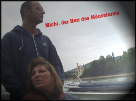 Michi, vor dem Binger Museturm